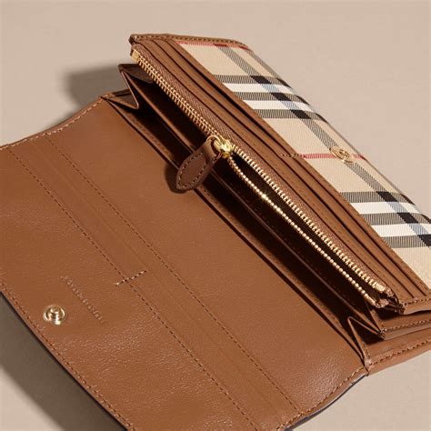 Burberry continental wallet